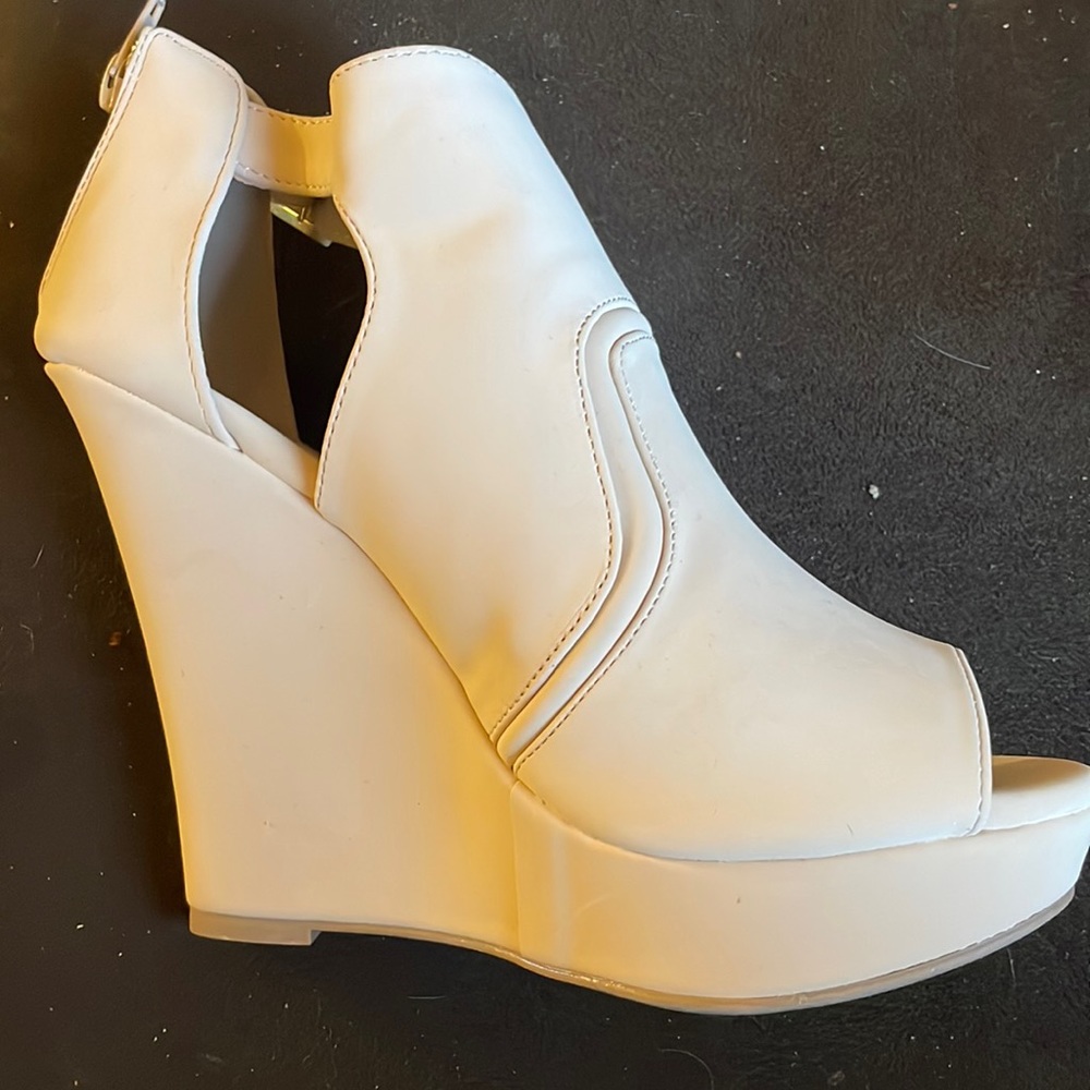 Qupid. 6.5. Nude. Peep toe wedge. 4.75 in heel.